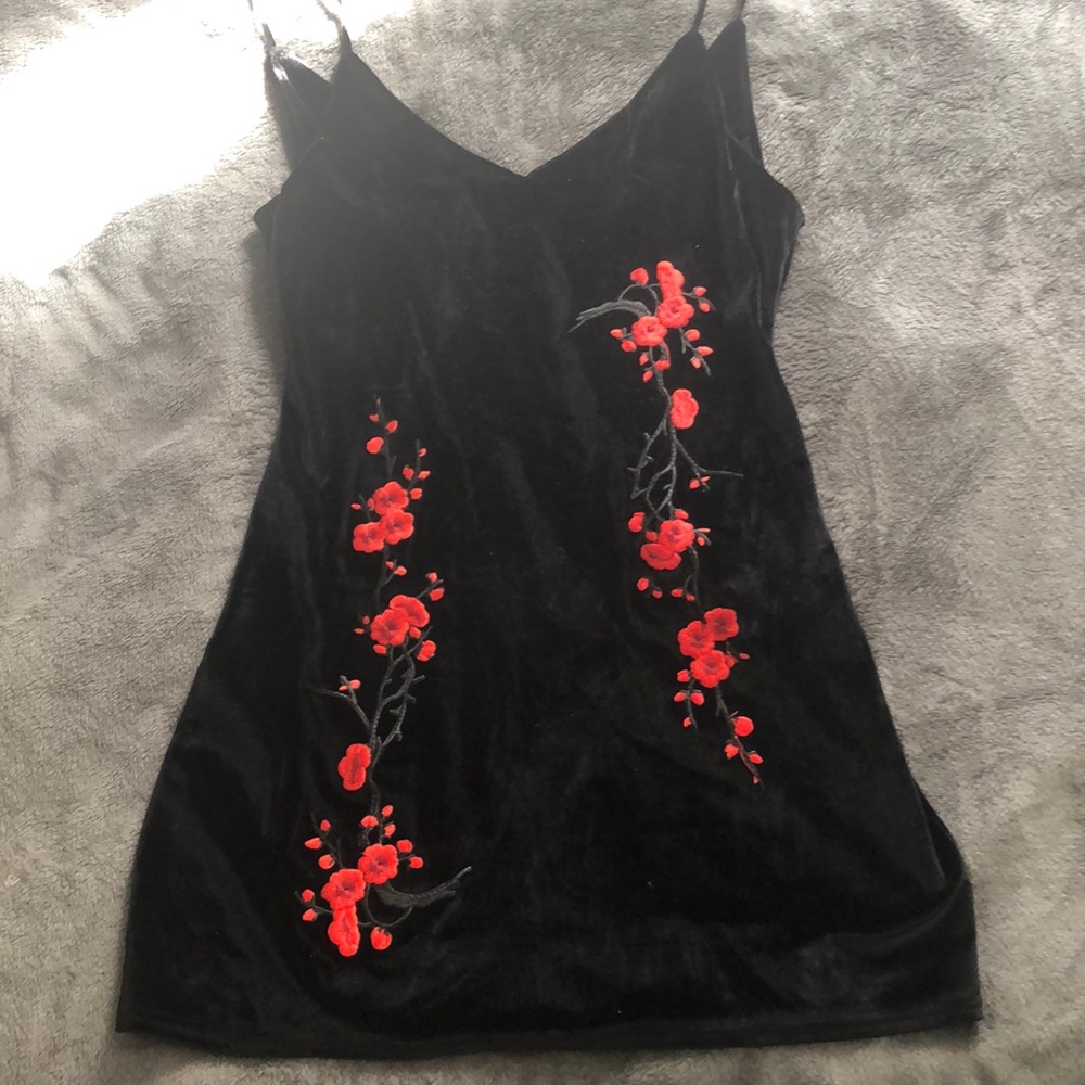 black embroidered roses mini dress (brand new)